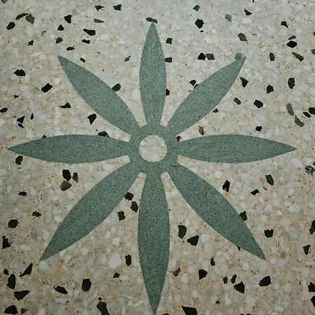 Issi Comfort At Center Of *